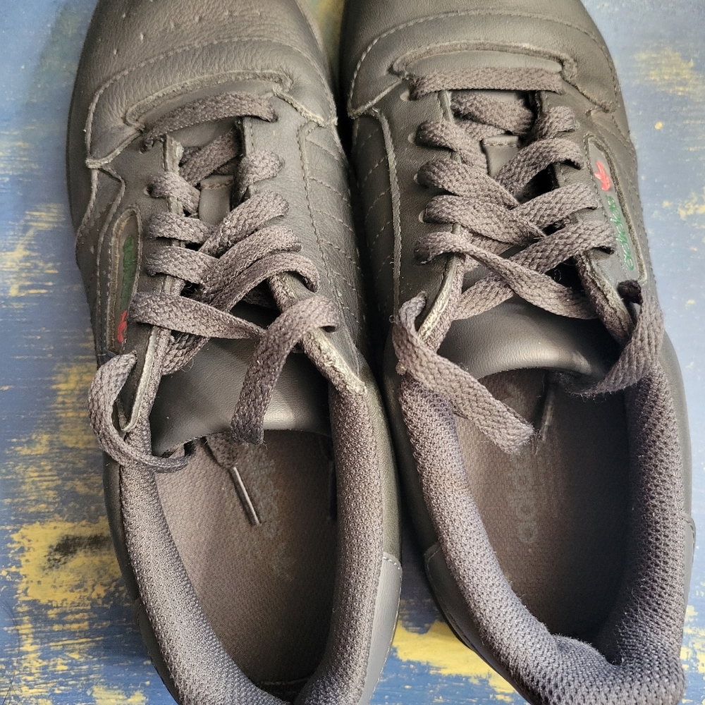 Adidas Yeezy Powerphase Core Black Sneakers Youth Shoes‎ Size 5 - Picture 8 of 8